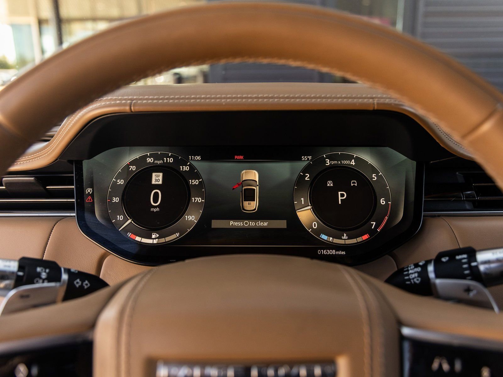 Used 2022 Land Rover Range Rover SV image 25