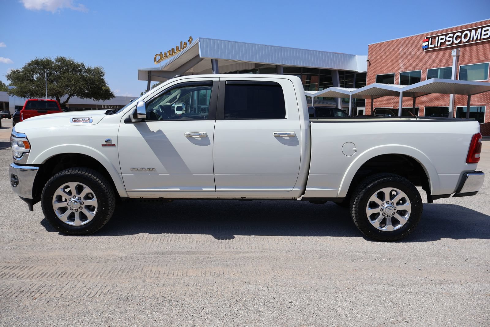Used 2022 RAM 2500 Laramie AWD/4WD image 2