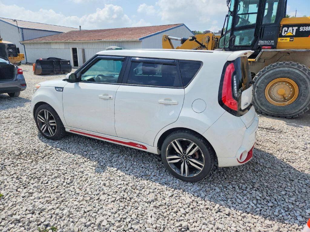 Used 2014 Kia Soul + FWD image 2