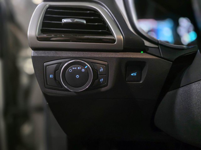 Used 2016 Ford Fusion SE w/ Equipment Group 202A image 28