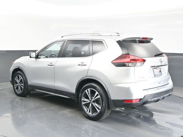Used 2020 Nissan Rogue SV w/ Premium Package image 3