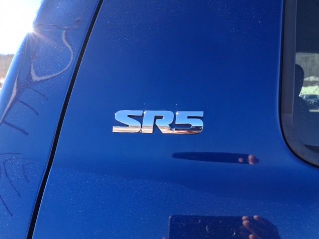 Used 2015 Toyota Tundra SR5 w/ SR5 Upgrade Package image 48