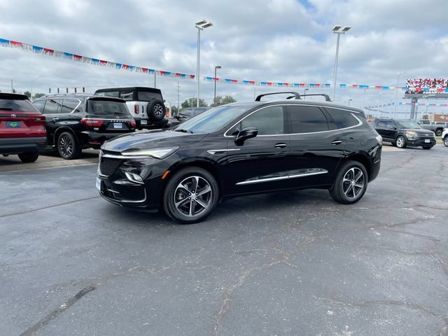 Certified 2022 Buick Enclave Essence w/ Sport Touring Edition FWD image 2