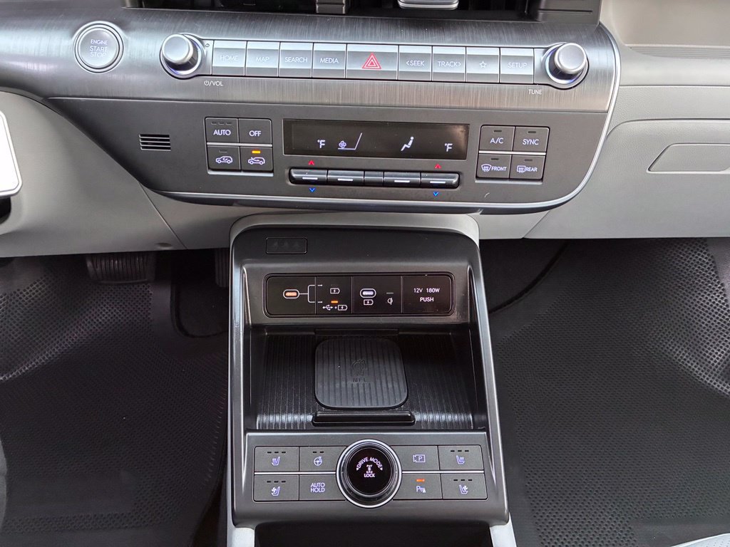 Certified 2024 Hyundai Kona Limited AWD/4WD image 38