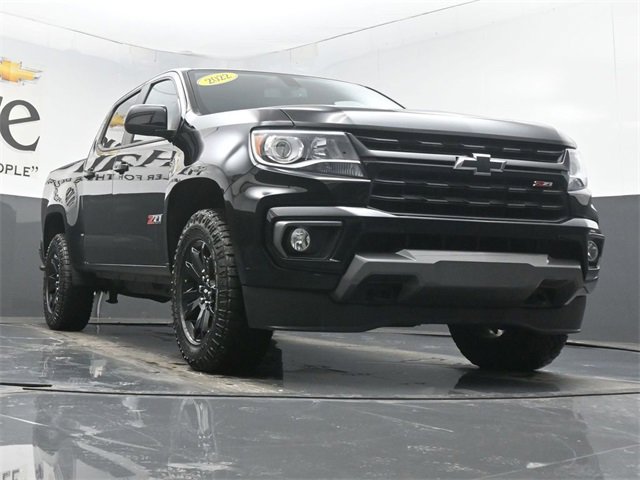 Used 2022 Chevrolet Colorado Z71 w/ Z71 Midnight Edition image 3