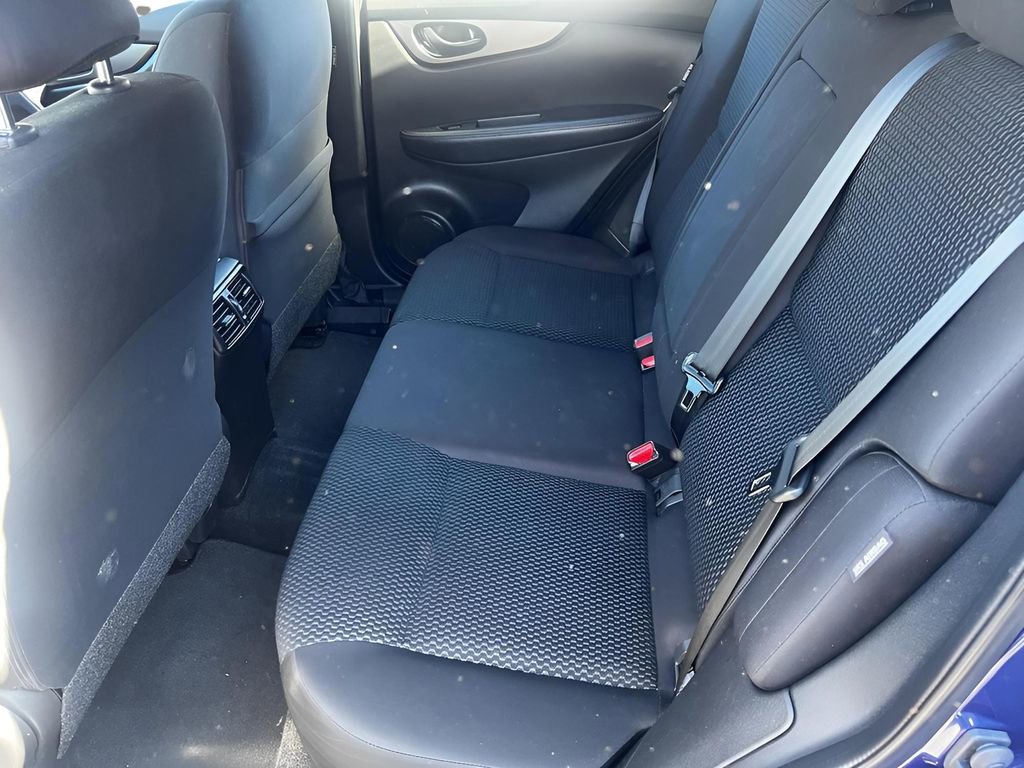 Used 2022 Nissan Rogue Sport S image 25