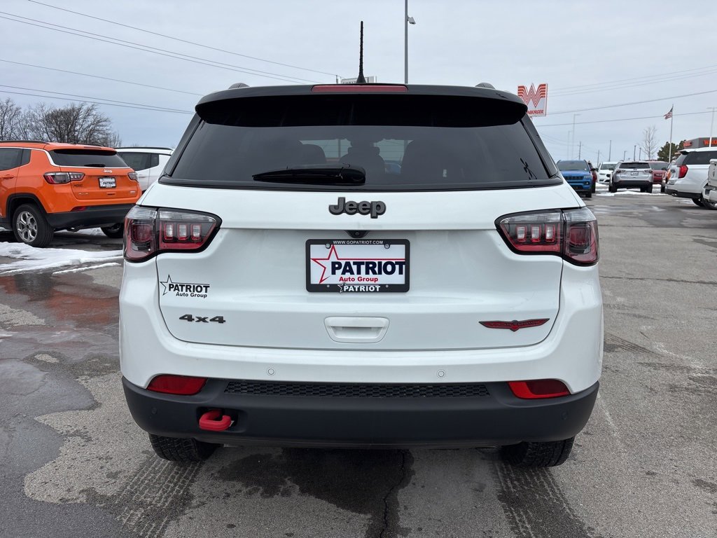 Used 2023 Jeep Compass Trailhawk image 4
