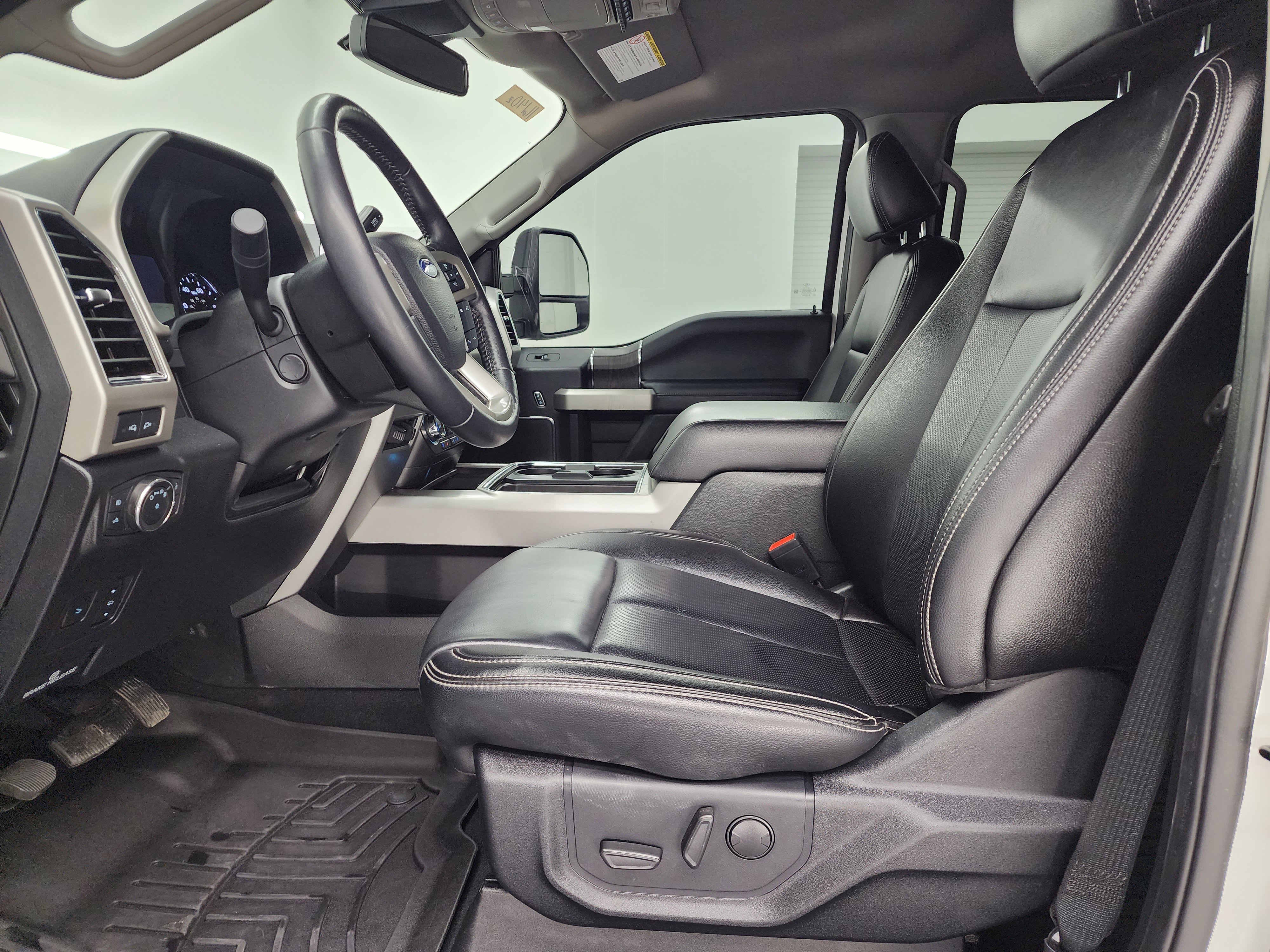 Used 2021 Ford F350 Lariat image 8