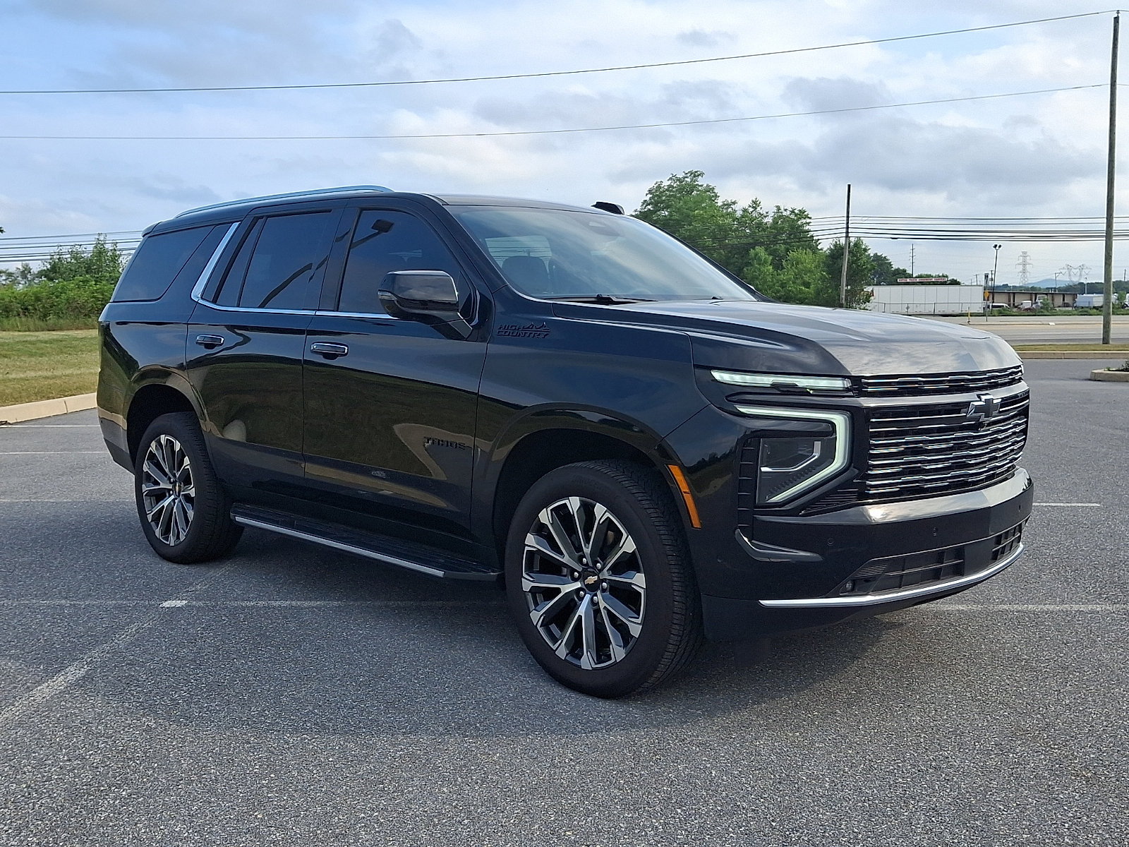 Used 2025 Chevrolet Tahoe High Country AWD/4WD image 7