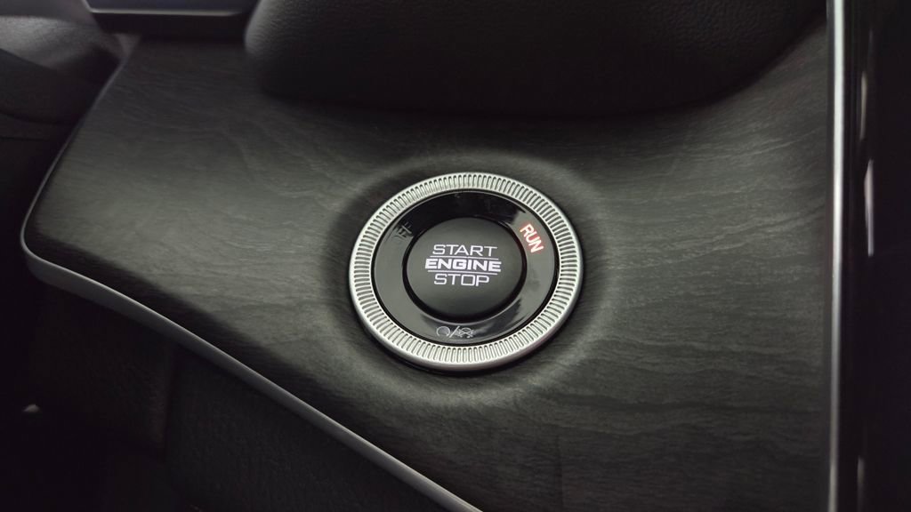 New 2025 Jeep Grand Cherokee Limited w/ Trailer Tow Package image 21