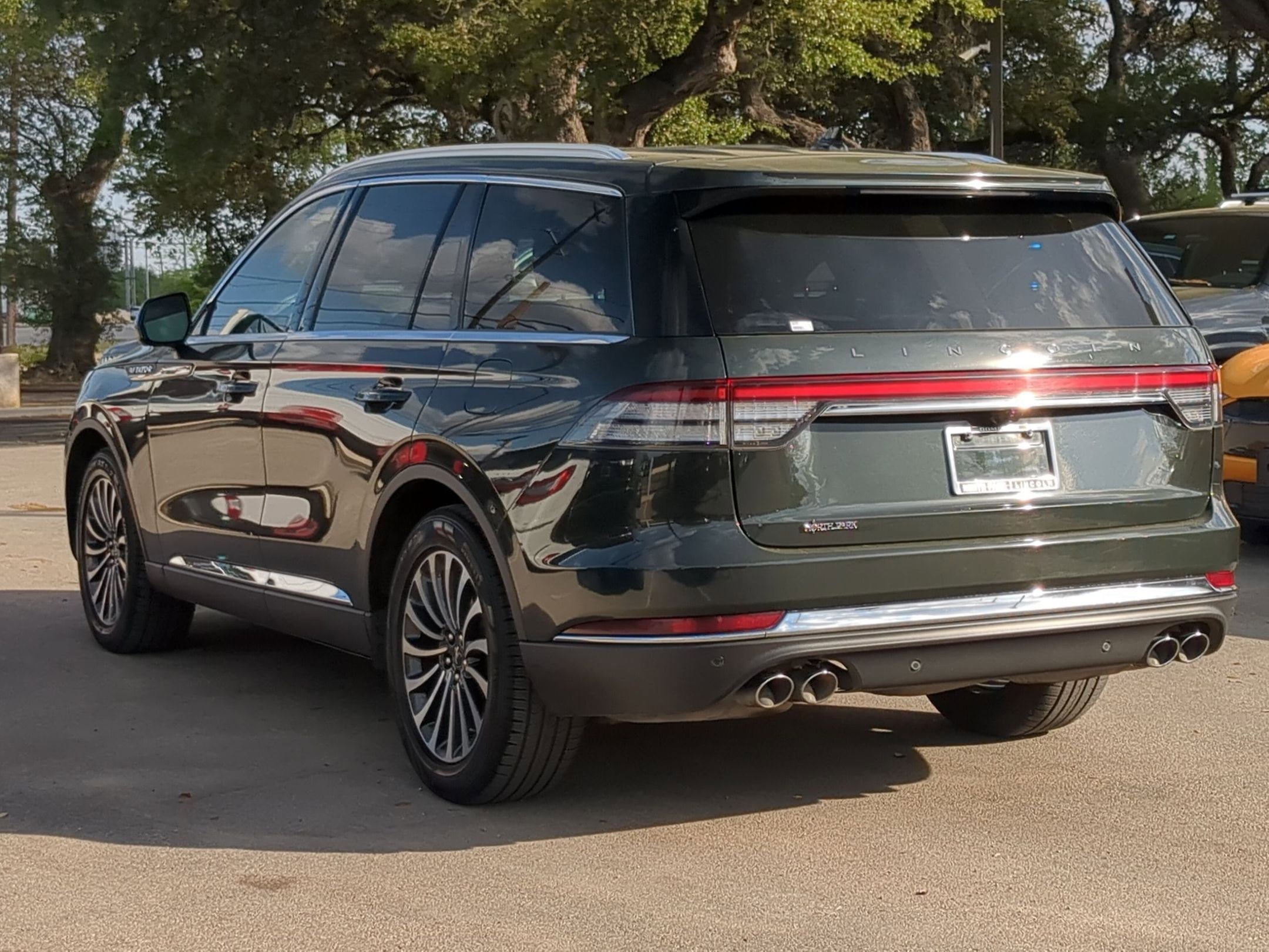 Used 2022 Lincoln Aviator Reserve image 5