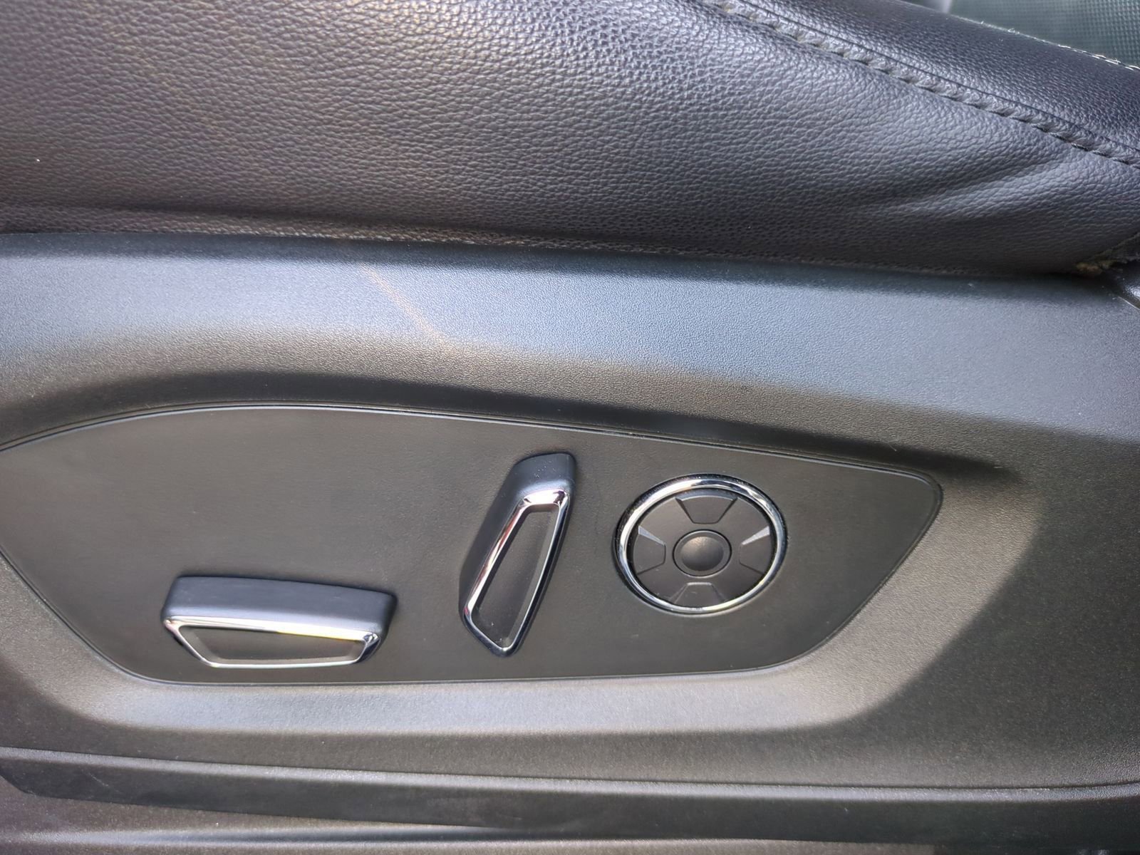 Used 2020 Ford Explorer ST w/ ST Street Pack image 24