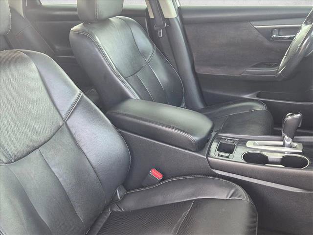 Used 2016 Nissan Altima 2.5 SL w/ 2.5 Technology Package image 22