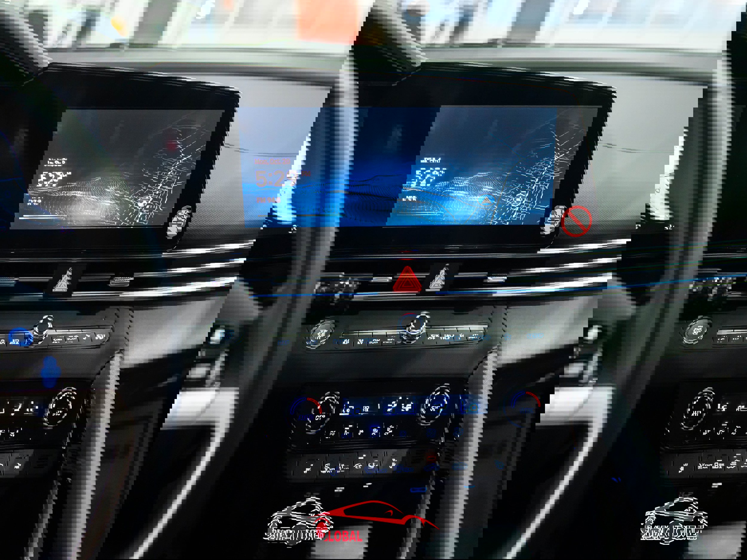 Used 2025 Hyundai Elantra SEL image 29