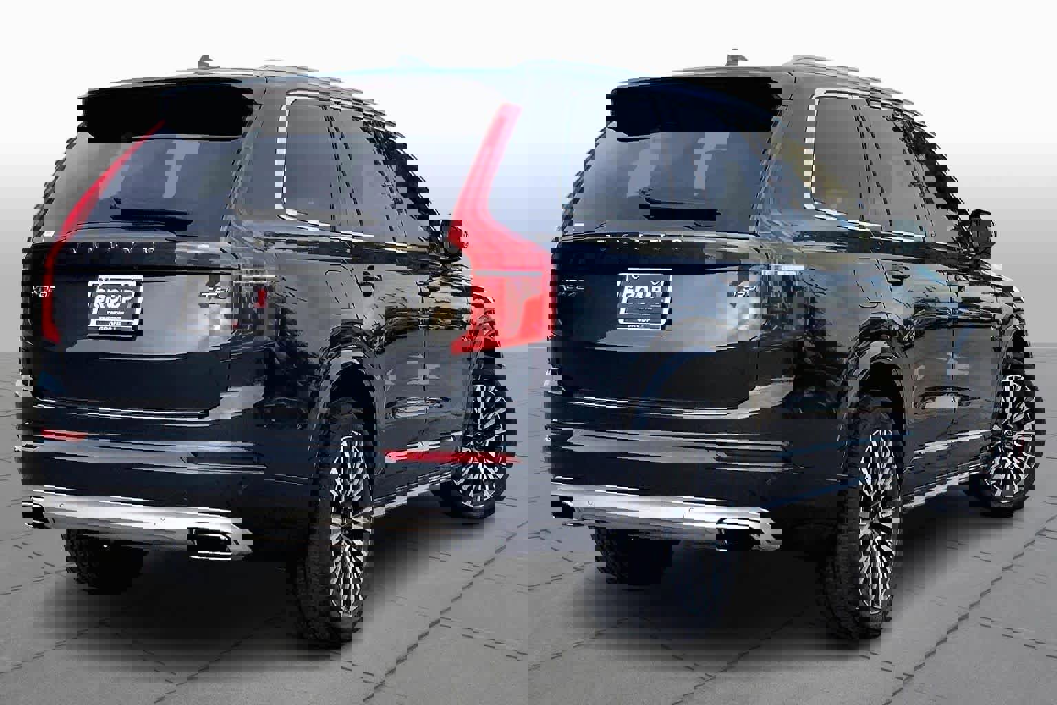 Used 2021 Volvo XC90 T5 Momentum w/ Protection Package Premier image 12