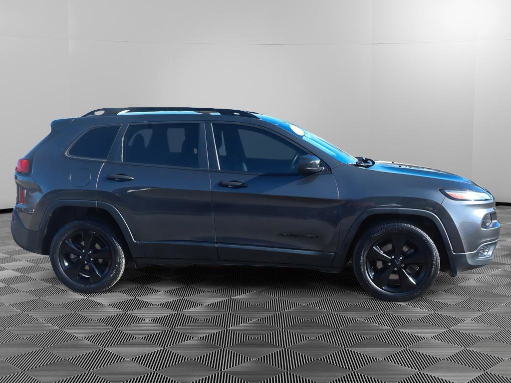 Used 2017 Jeep Cherokee Sport image 7