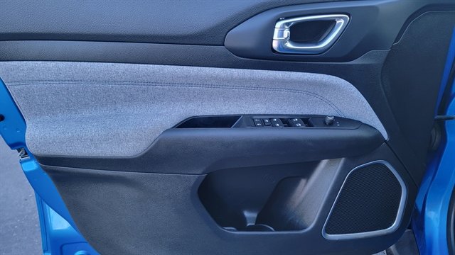 Used 2022 Jeep Compass Latitude image 15