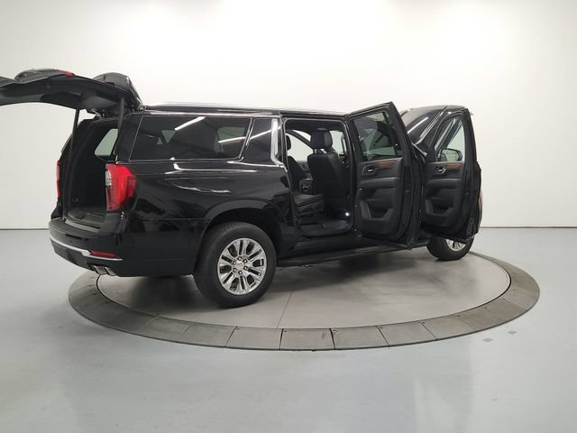Used 2025 GMC Yukon XL Denali AWD/4WD image 16