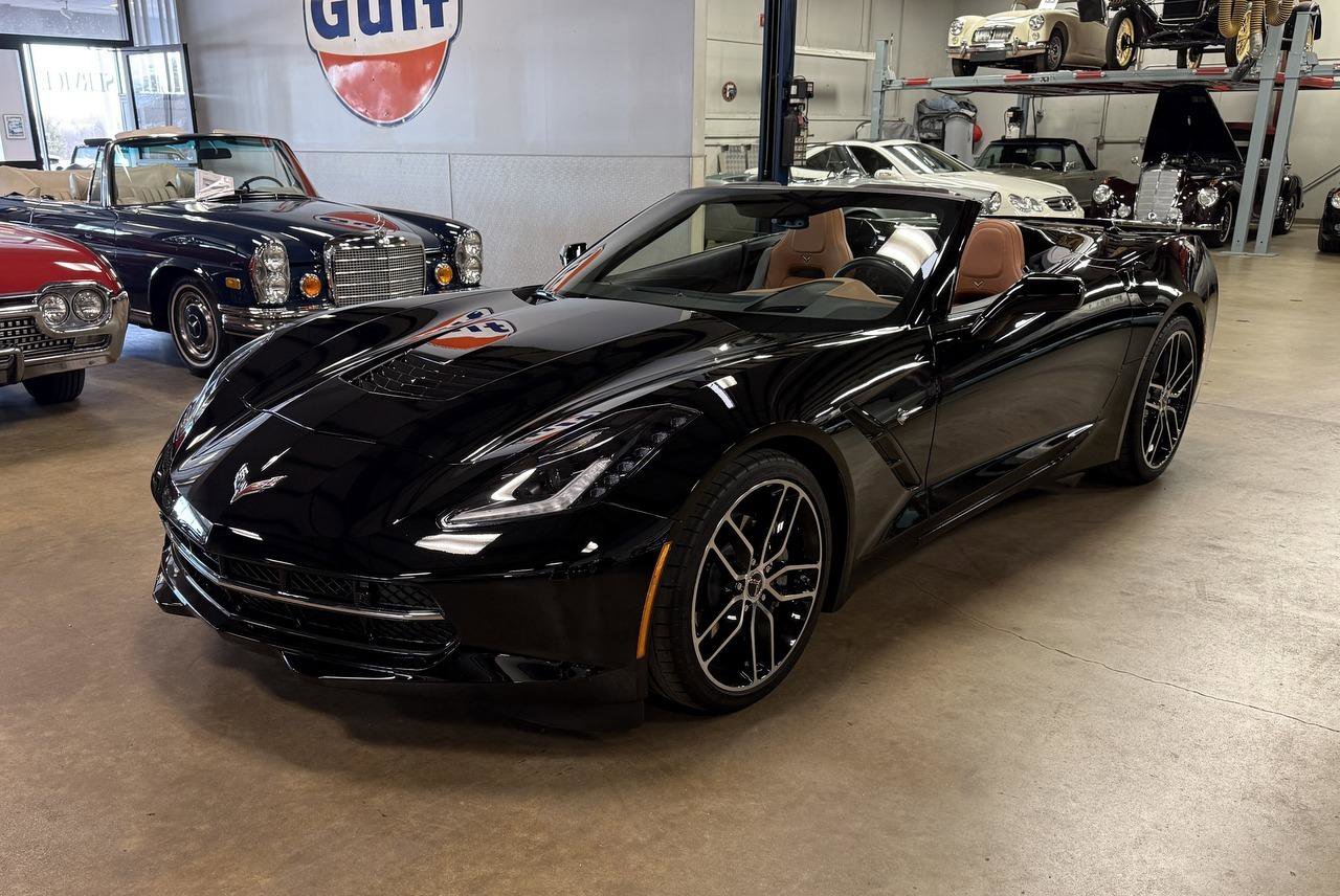Used 2018 Chevrolet Corvette Stingray Convertible w/ 3LT Preferred Equipment Group image 9