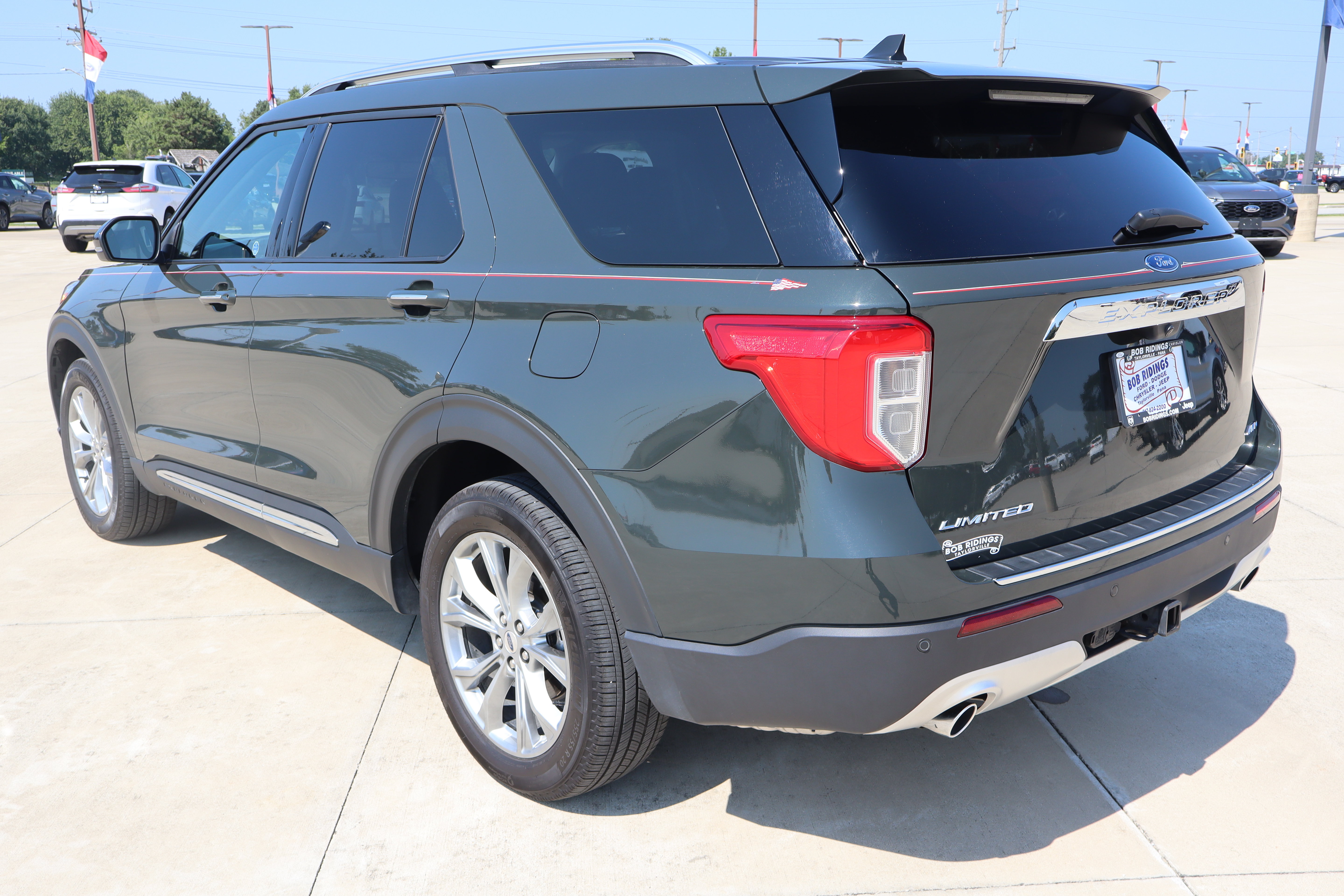 Used 2024 Ford Explorer Limited w/ Limited Technology Package AWD/4WD image 7