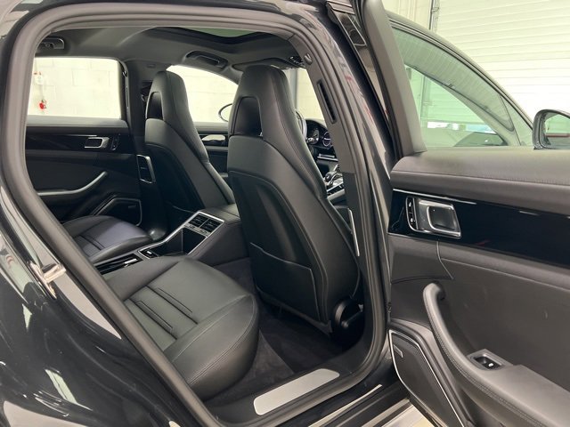 Used 2019 Porsche Panamera image 45