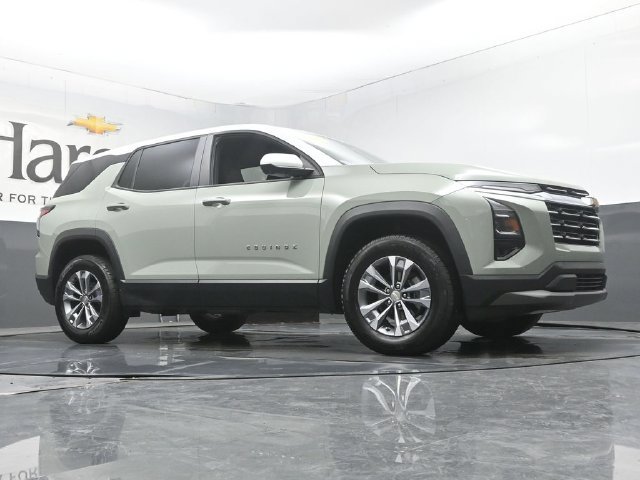 Used 2025 Chevrolet Equinox LT w/ Safety and Technology Package AWD/4WD image 2