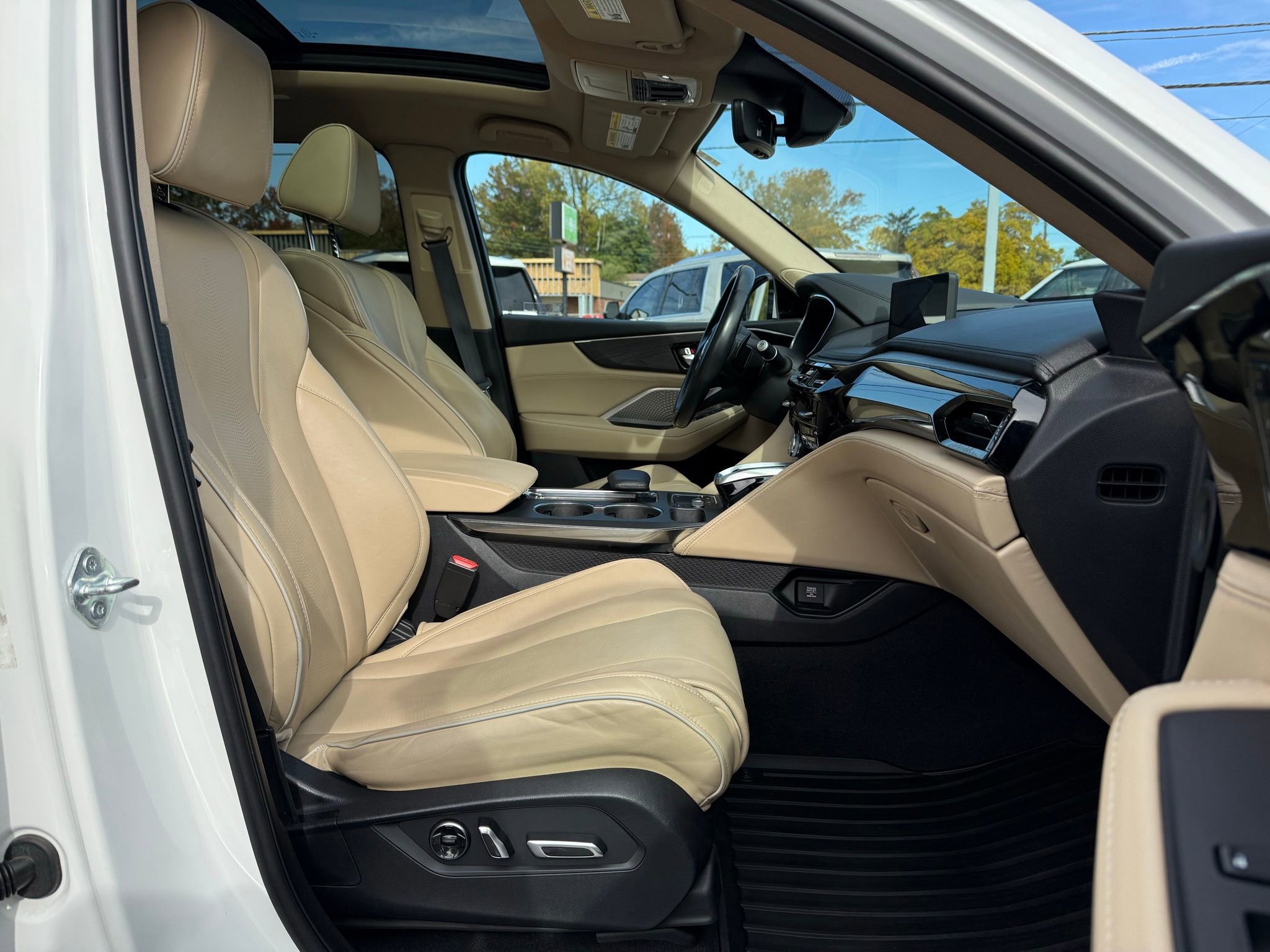 Used 2022 Acura MDX SH-AWD w/ Advance Package image 17