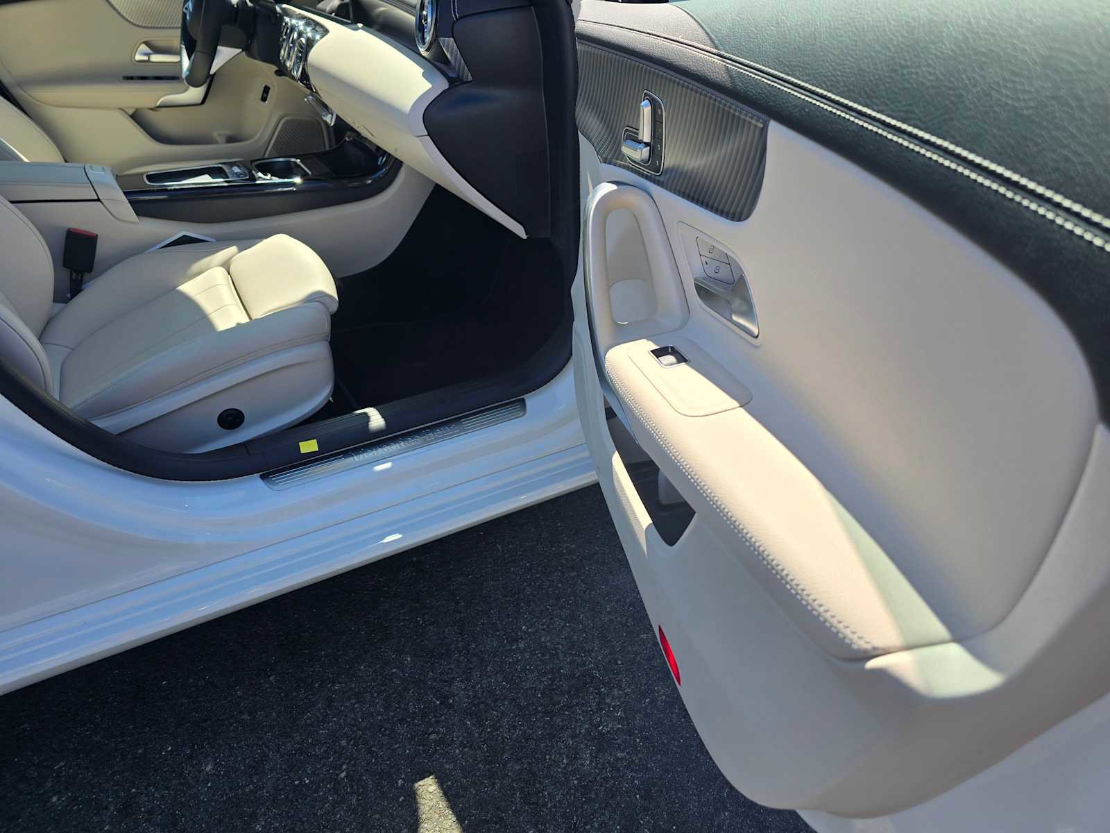 Certified 2025 Mercedes-Benz CLA 250 image 10