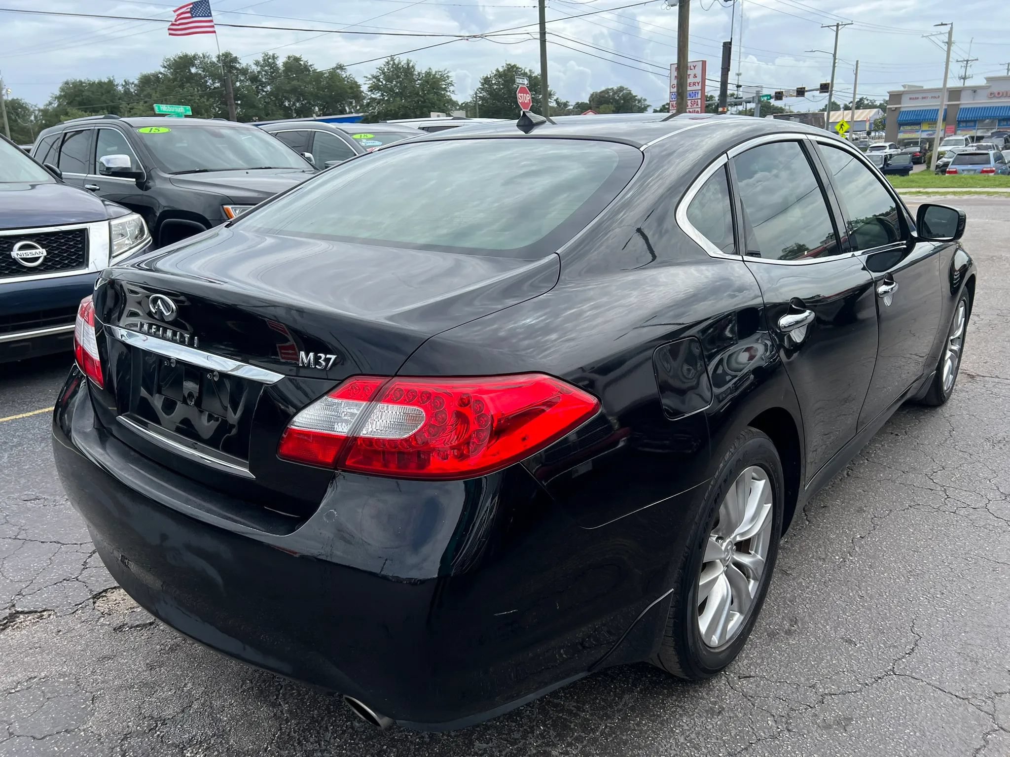 Used 2012 INFINITI M37 w/ Premium Pkg RWD image 5
