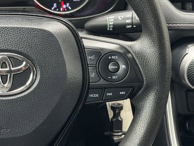 Used 2019 Toyota RAV4 LE image 14