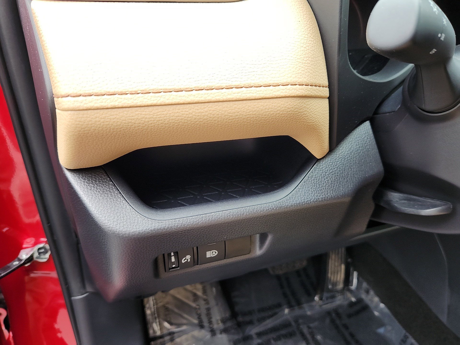 Certified 2025 Toyota RAV4 LE FWD image 12