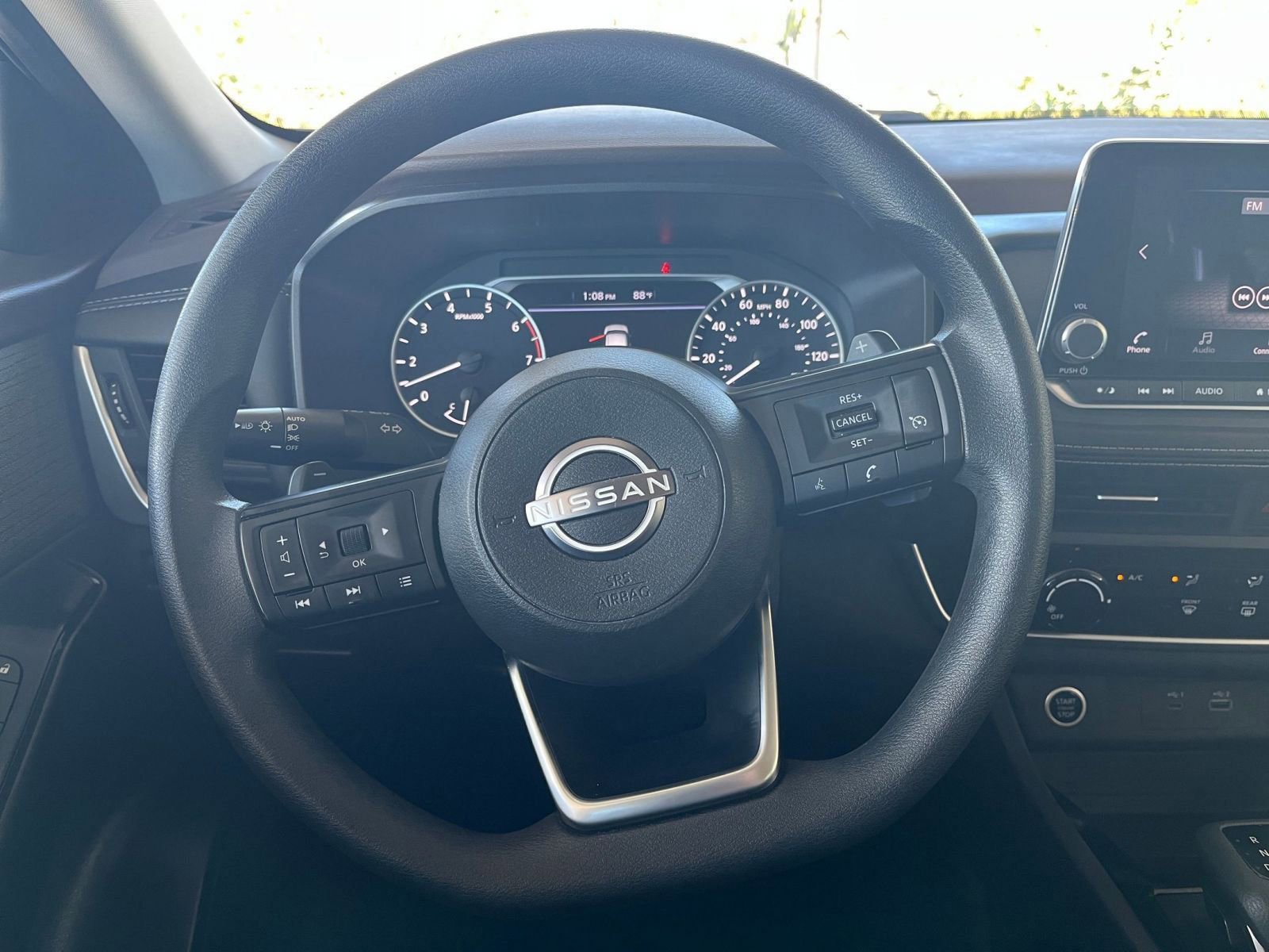 Used 2023 Nissan Rogue S image 27