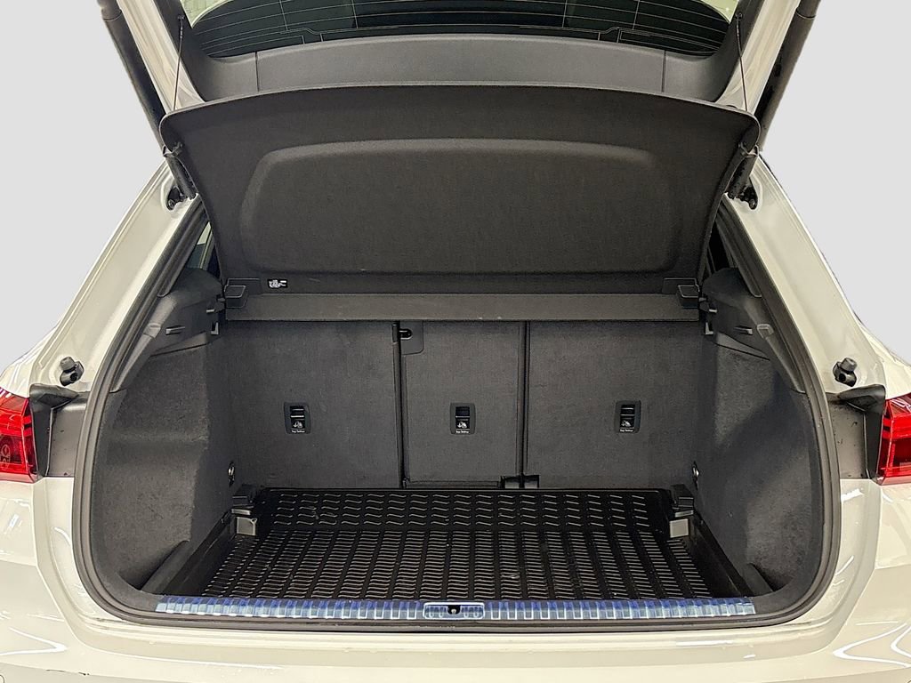 Used 2025 Audi Q3 2.0T Premium w/ Convenience Package image 21