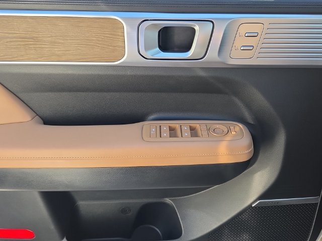 Used 2025 Hyundai Santa Fe Limited FWD image 28