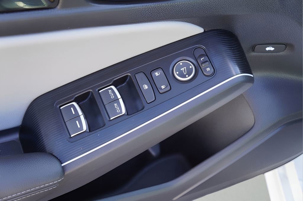 Used 2025 Honda Civic Sport image 15