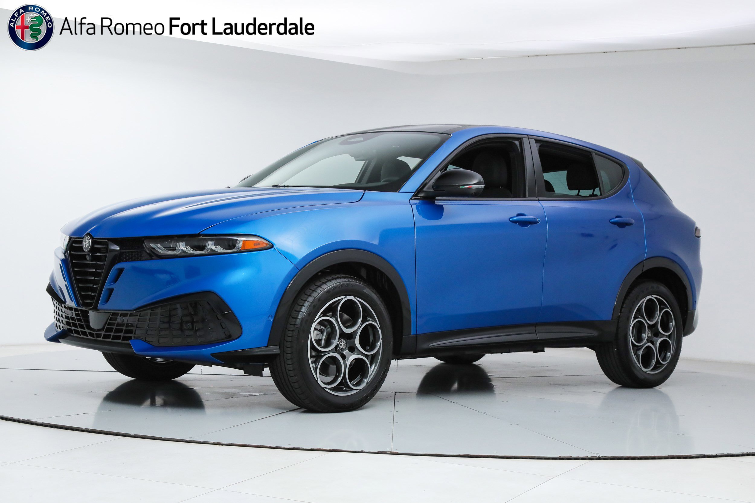New 2026 Alfa Romeo Tonale Sprint w/ Black Premium Package image 1