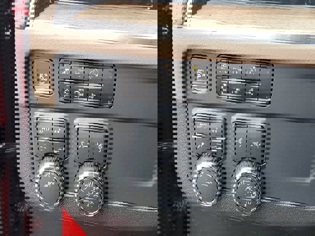 New 2025 Chevrolet Suburban High Country image 10