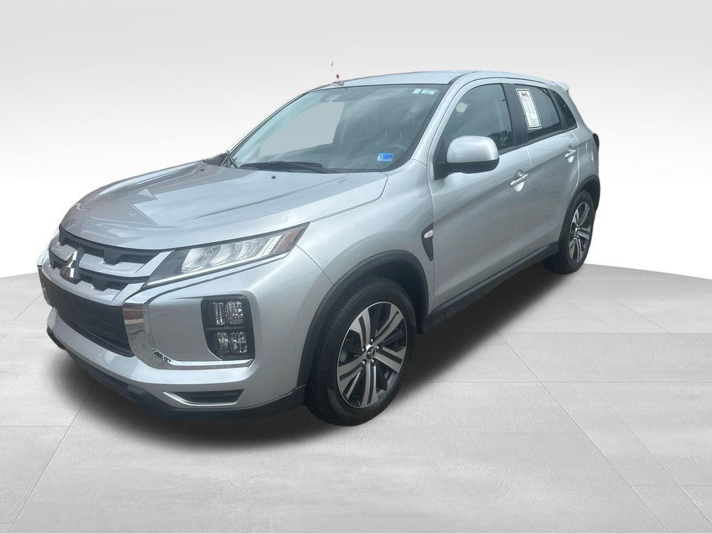 Used 2025 Mitsubishi Outlander Sport SE AWD/4WD image 2