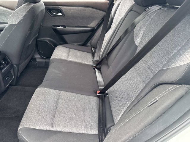 Used 2023 Nissan Rogue SV AWD/4WD image 16