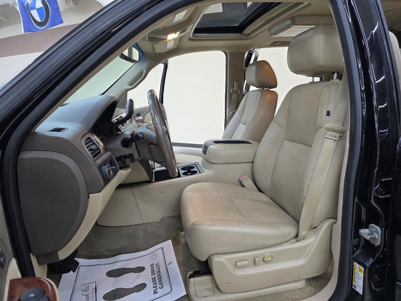 Used 2013 Chevrolet Suburban LT RWD image 17