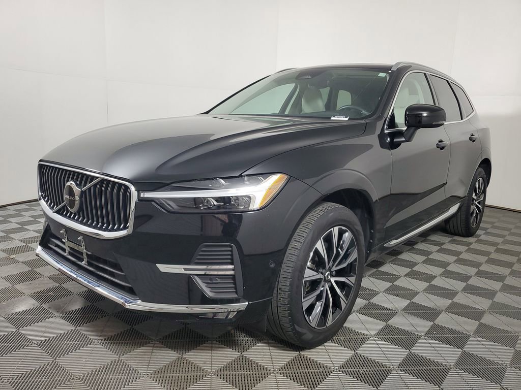 Used 2023 Volvo XC60 B5 Plus image 4