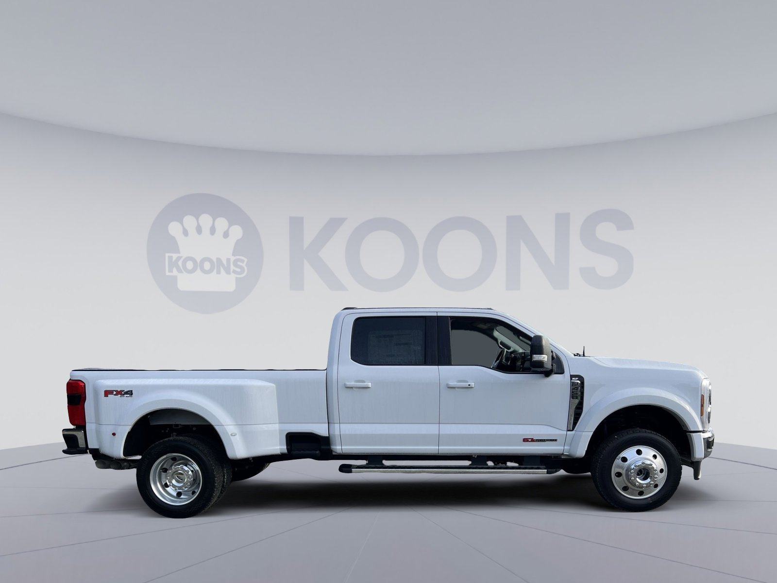 New 2026 Ford F450 XLT w/ XLT Premium Package AWD/4WD image 8