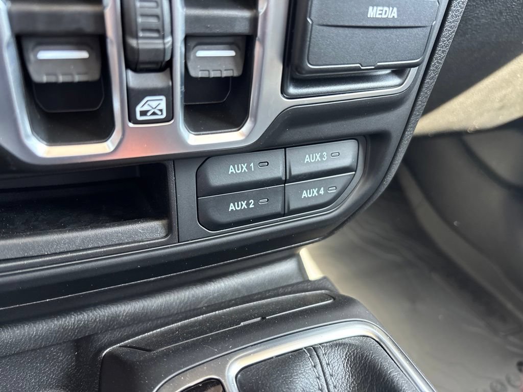 New 2026 Jeep Gladiator Sport AWD/4WD image 5