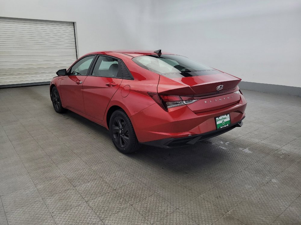 Used 2022 Hyundai Elantra SEL w/ Cargo Package image 5