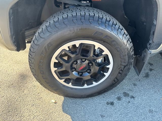 Used 2024 Toyota Tacoma TRD Off-Road image 28