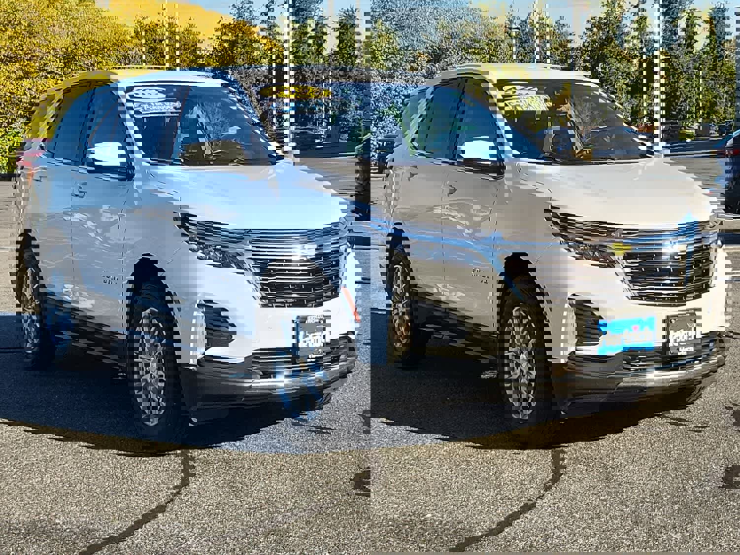 Used 2022 Chevrolet Equinox LT image 2