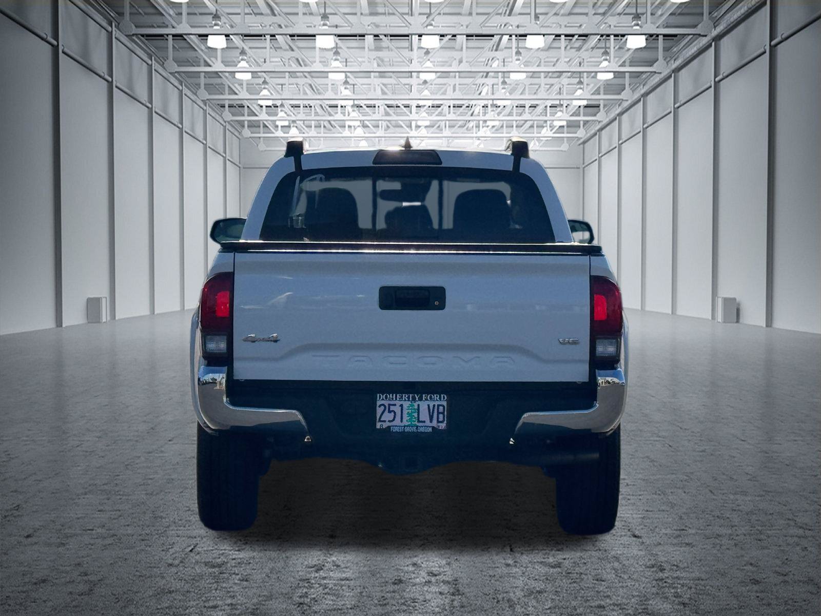 Used 2019 Toyota Tacoma SR5 AWD/4WD image 10