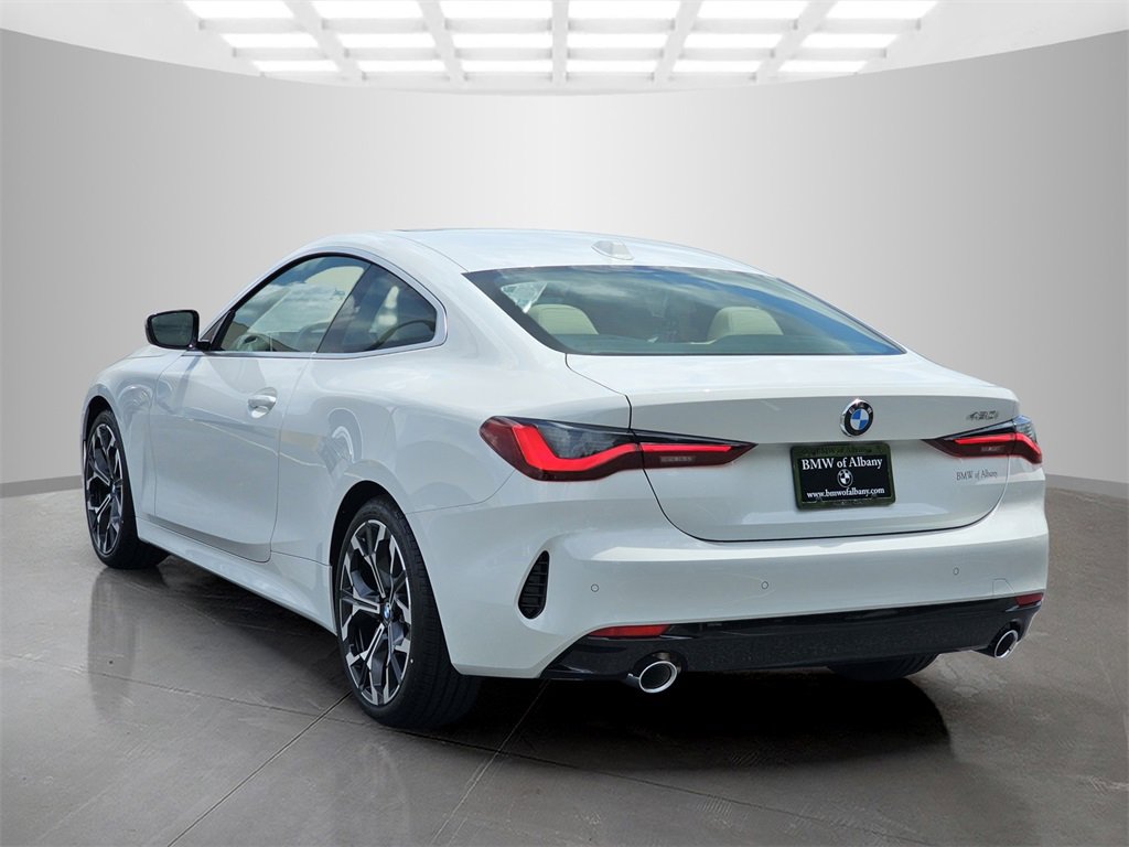 Used 2026 BMW 430i Coupe w/ Convenience Package image 4