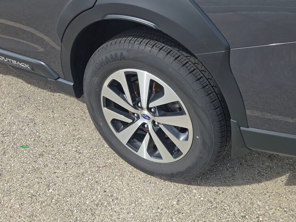 Used 2023 Subaru Outback Premium image 5