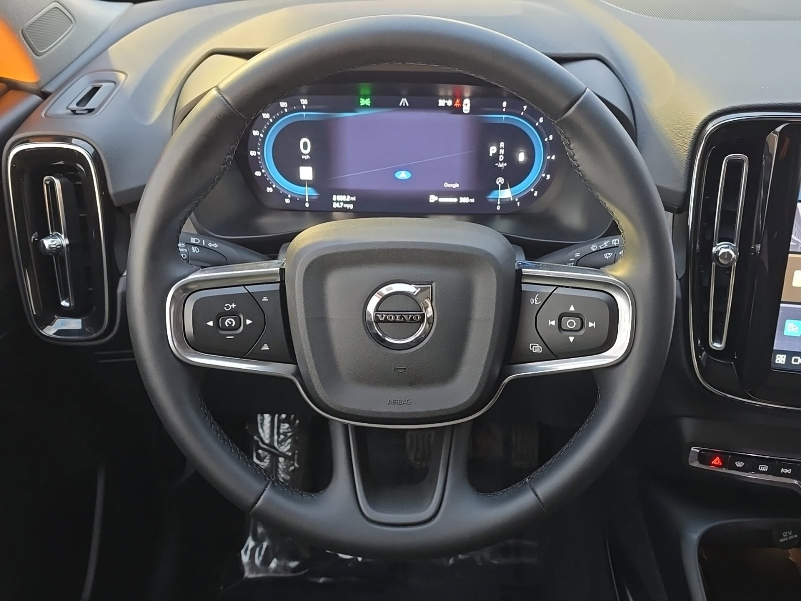 Certified 2025 Volvo XC40 B5 Plus image 13